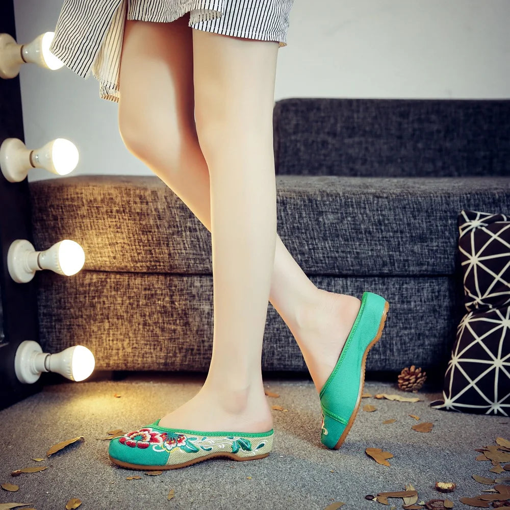 Veowalk Summer Women Canvas Closed Toe Flat Slippers Chinese Style Embroidered Ladies Casual Comfortable Mules Shoes Black Green