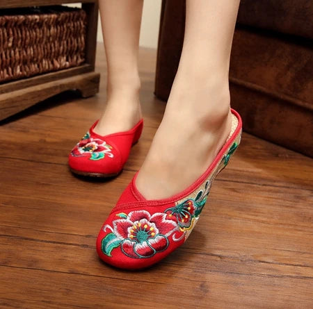 Veowalk Summer Women Canvas Closed Toe Flat Slippers Chinese Style Embroidered Ladies Casual Comfortable Mules Shoes Black Green