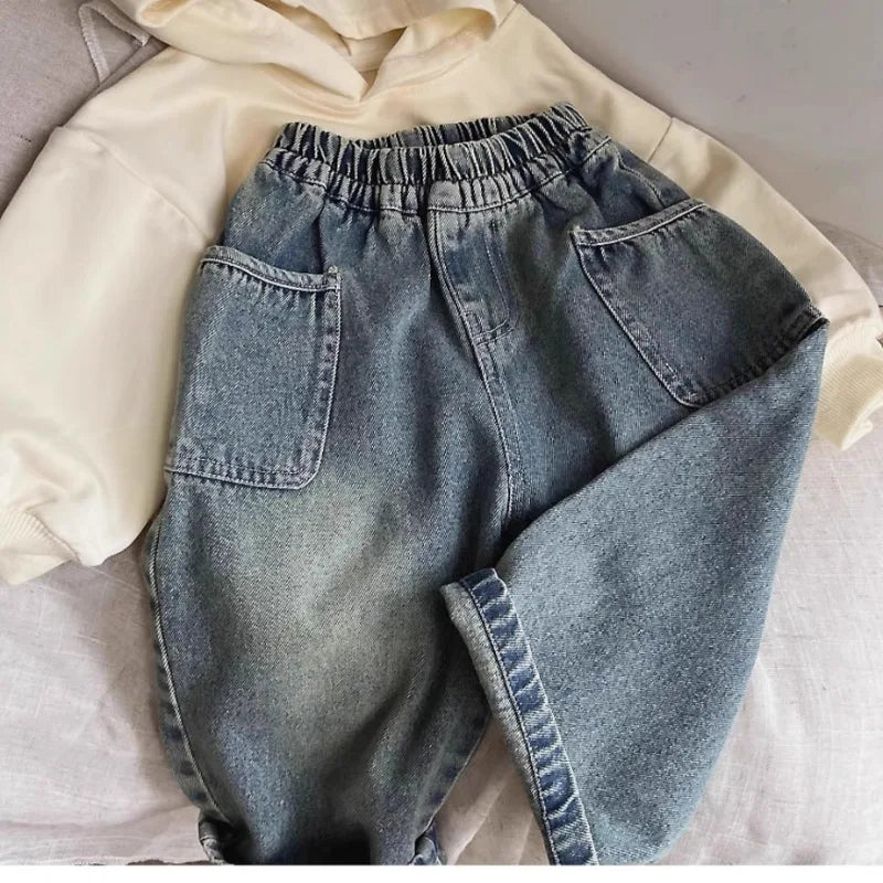2025 Autumn Kids Pants Boys Pockets Design Denim Trousers Loose Style Baby Girls Jeans 1-6T Trendy Children Grinding White Pants