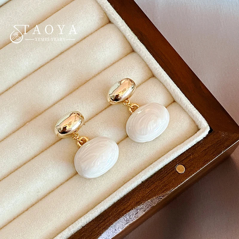 2025 New French Elegant Gold Color Bean Spliced Flat Pearl Earrings for Korean Fashion Jewelry Party Women's Sweet Accessories