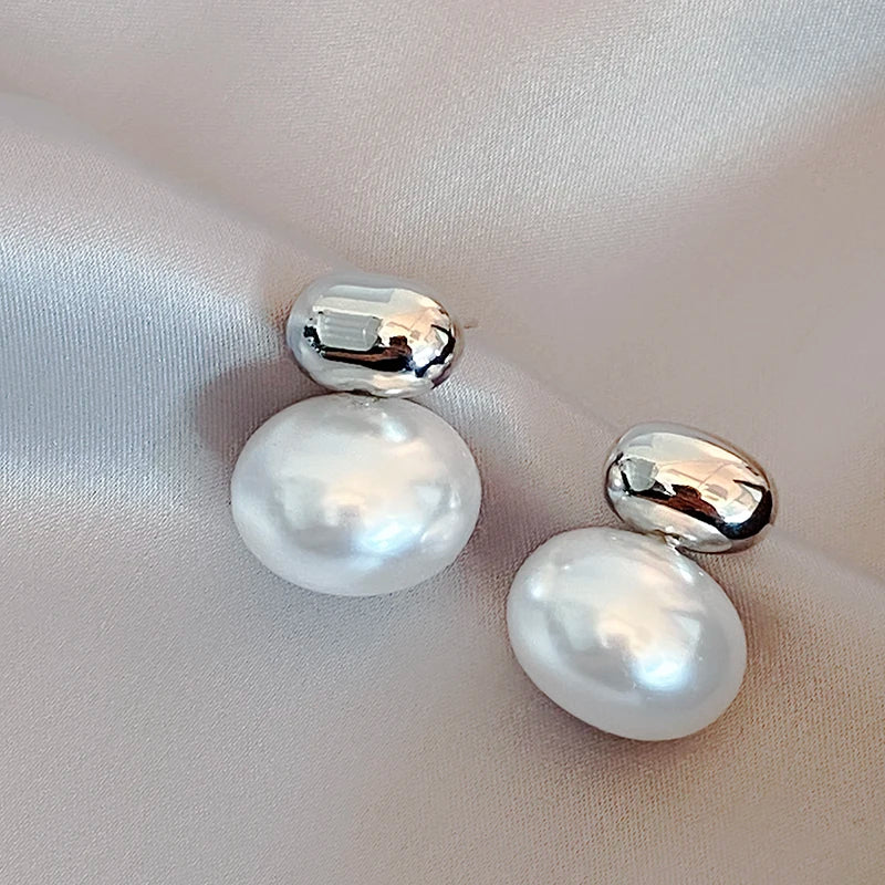 2025 New French Elegant Gold Color Bean Spliced Flat Pearl Earrings for Korean Fashion Jewelry Party Women's Sweet Accessories
