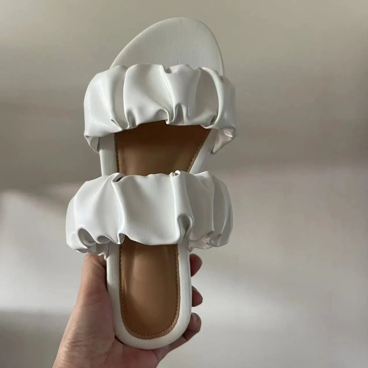 2024 women's summer new double-layer leather sandals pleated flat bottomed women's outdoor beach outdoor slippers
