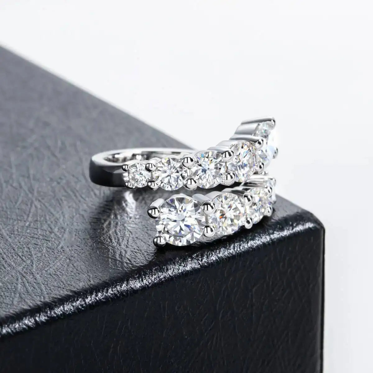 TY 925 Silver Moissanite Rings Woman Bands 10 Stones Sparkling Diamond Twist Shank Wedding Ring Engagement Jewelry