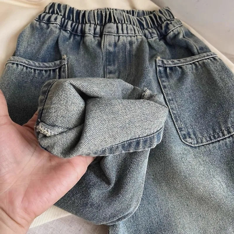 2025 Autumn Kids Pants Boys Pockets Design Denim Trousers Loose Style Baby Girls Jeans 1-6T Trendy Children Grinding White Pants