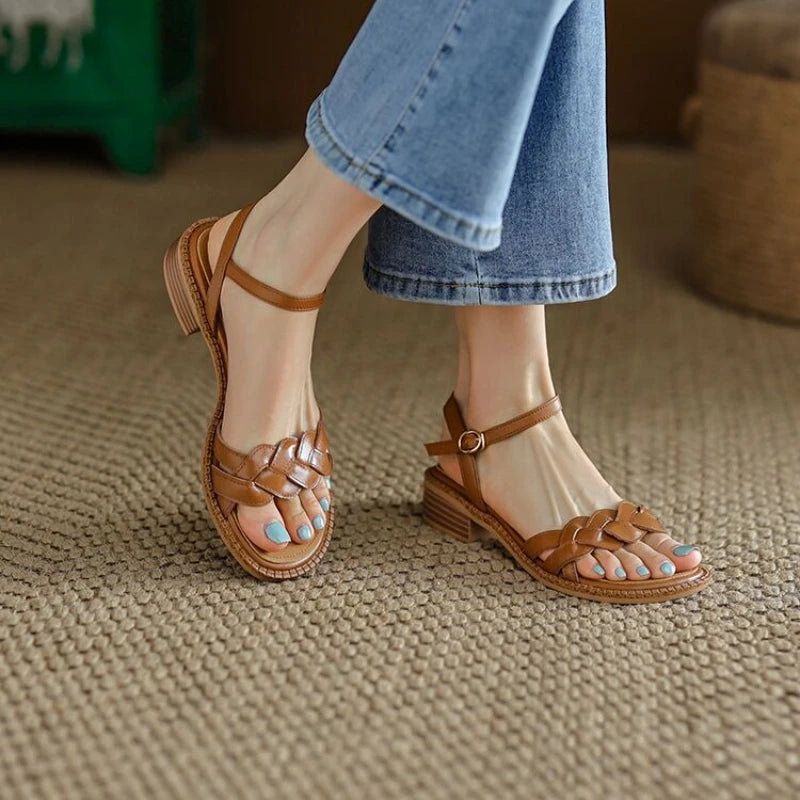 2025 New Summer Open Toe Low Heel Braided Line Button Beach Line Sandals Flat Soft Leather Retro Roman  Women
