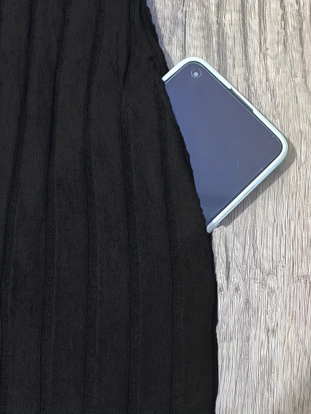 Fashionable style  long sleeves   double side pockets   textured fabric   slim-fit dress
