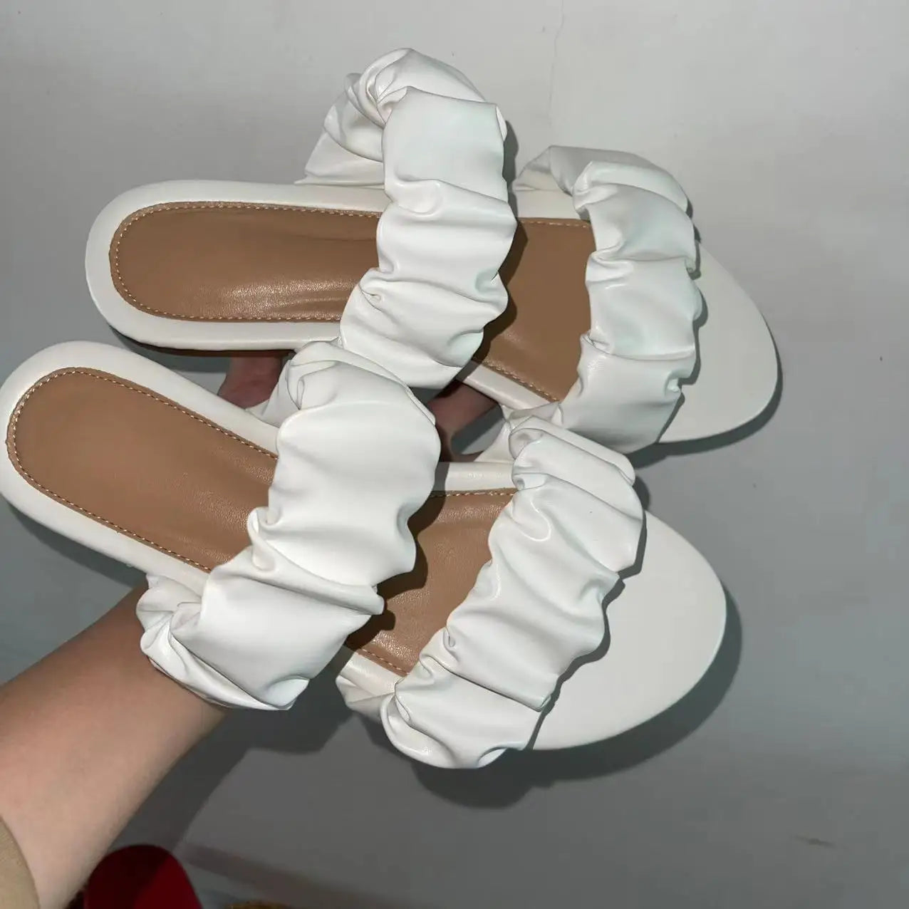 2024 women's summer new double-layer leather sandals pleated flat bottomed women's outdoor beach outdoor slippers