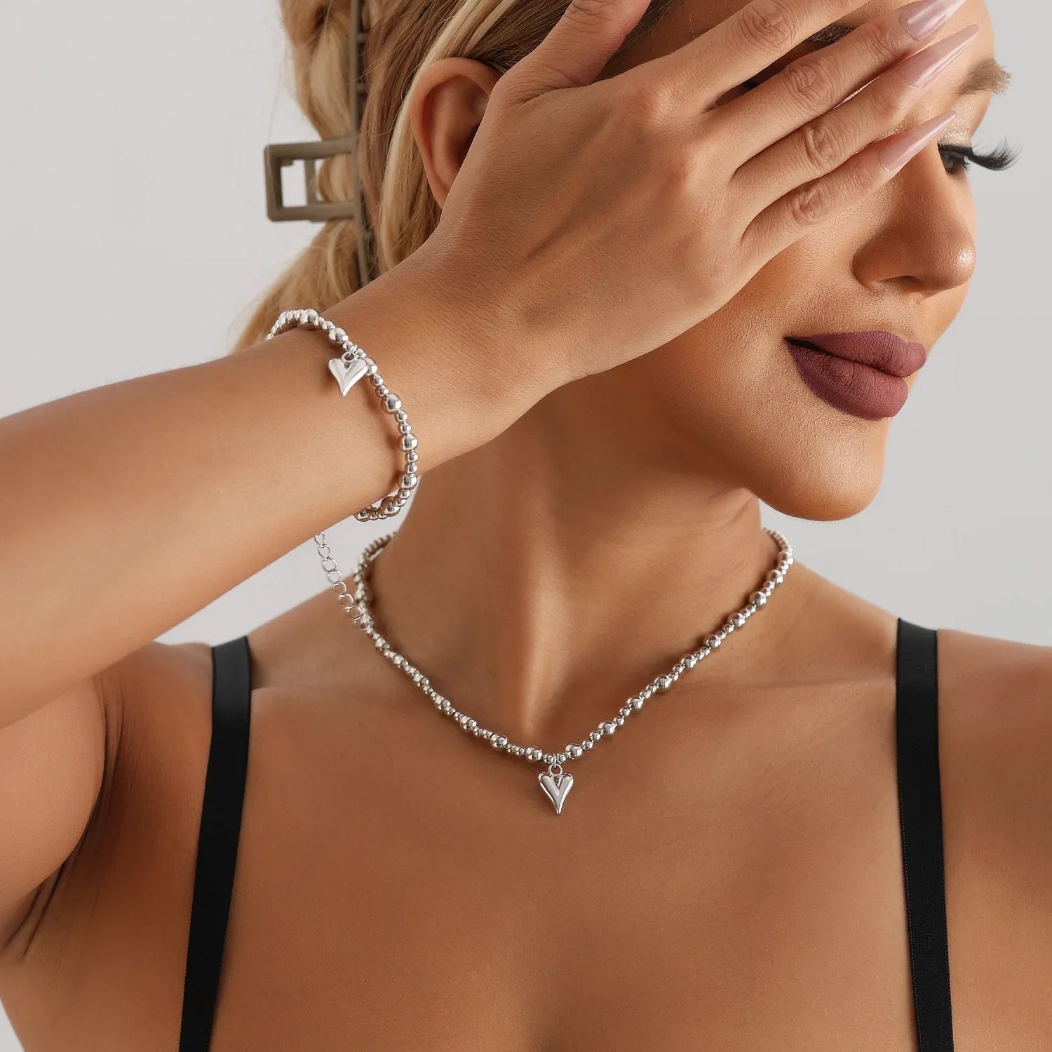 Y2K Heart Beaded Necklace Women Boho Irregular Crystal Class Gravel Clavicle Chain Cool Y2K Choker Exquisite Fashion Jewelry